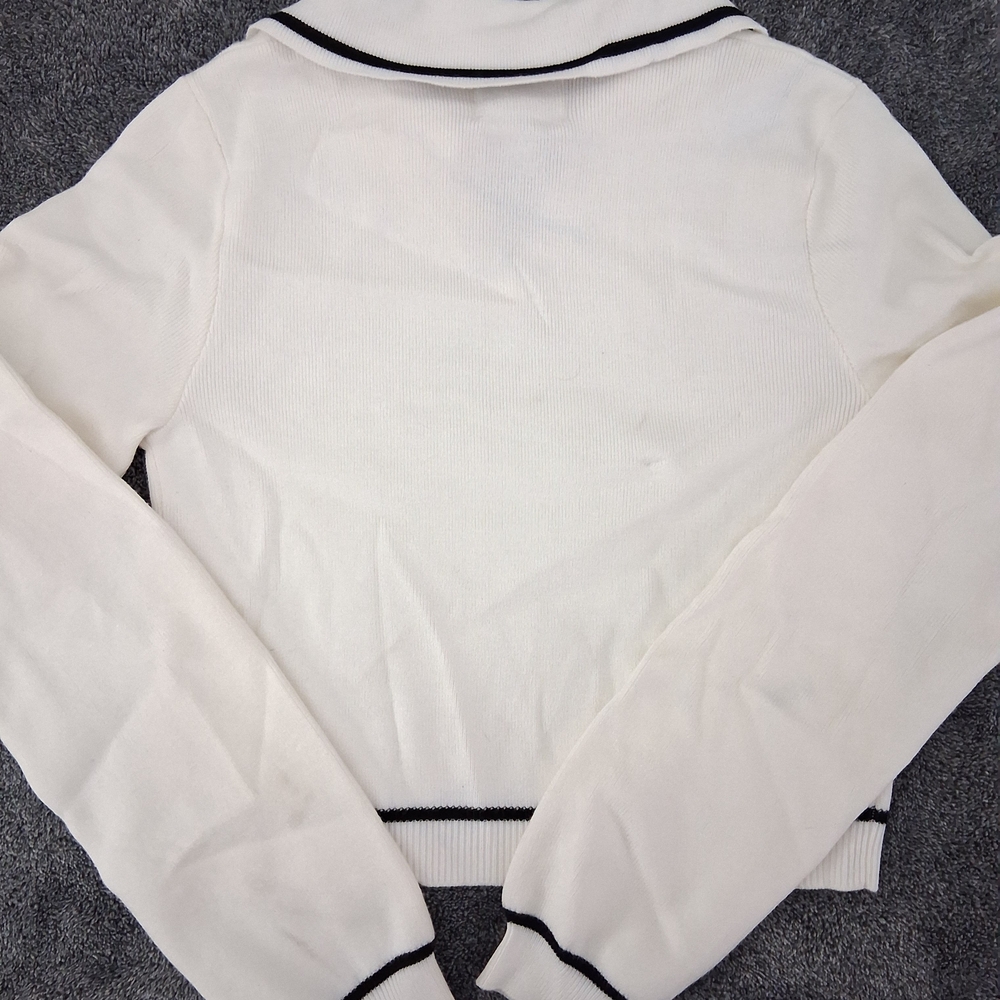 Brand NEW White Collared Sweater with Black Trim - Picture 5 of 7